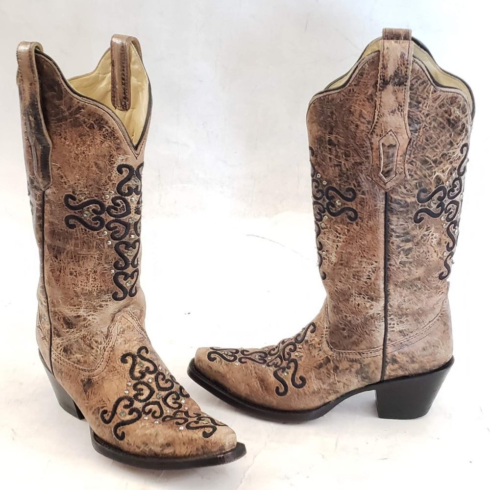 🤠 Corral Western Boots Gorgeous bling! Size 6 🤠